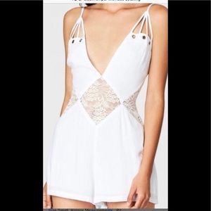 NWOT LF lace Inset romper size small